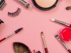 Set For Professional Makeup, Different Brushes For Applying Powder And Eyeshadow. Cosmetics And Foundation Royalty Free Stock Photography
