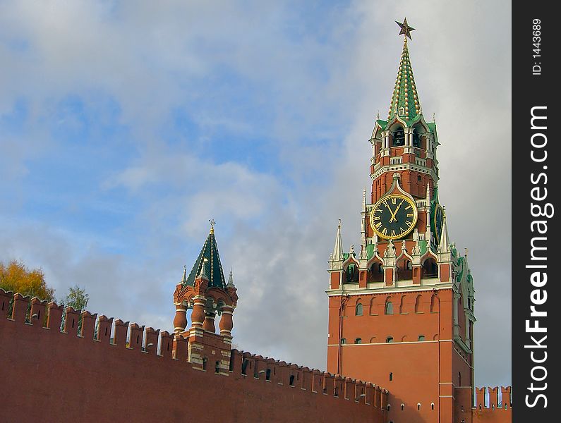 Spasskaya tower with Kremlin clock