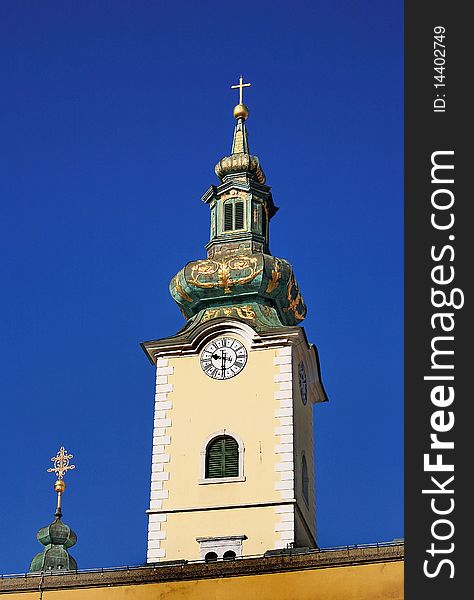 dome,sky,blue,Church,green,yellow