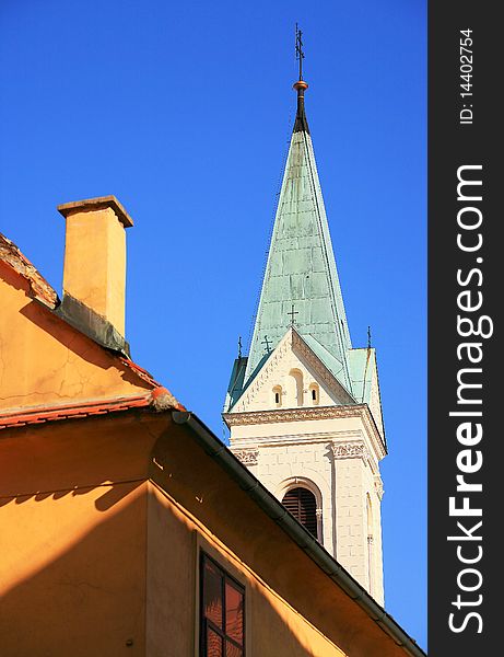 dome,sky,blue,Church,green,yellow