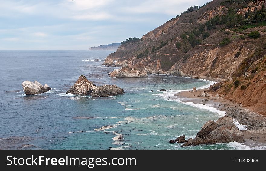 This shot of the Calfornia coast was taken midday in the Big Sur State Park. This shot of the Calfornia coast was taken midday in the Big Sur State Park.