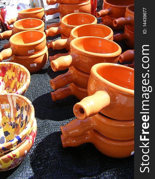 Marked in handmade ceramic and clay fabrics of various colors,vase. Marked in handmade ceramic and clay fabrics of various colors,vase