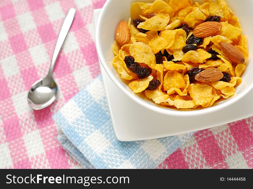 Breakfast cereal with raisins and almond nuts