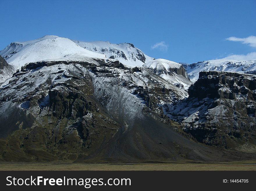 Mountains on edge of Skaftafell National Park
