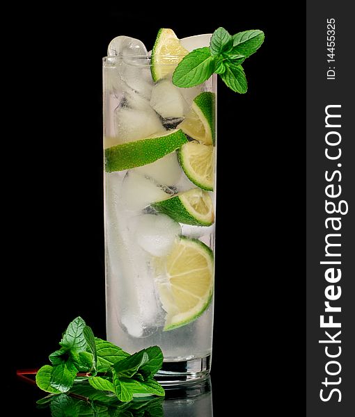 Cold fresh lemonade with lime and mint