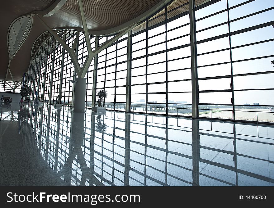 Shanghai Pudong Airport, Shanghai's largest airport, located in Shanghai's Pudong is Shanghai's aviation hub