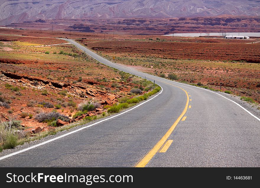 Scenic drive through Glen Canyon recreation area in Utah