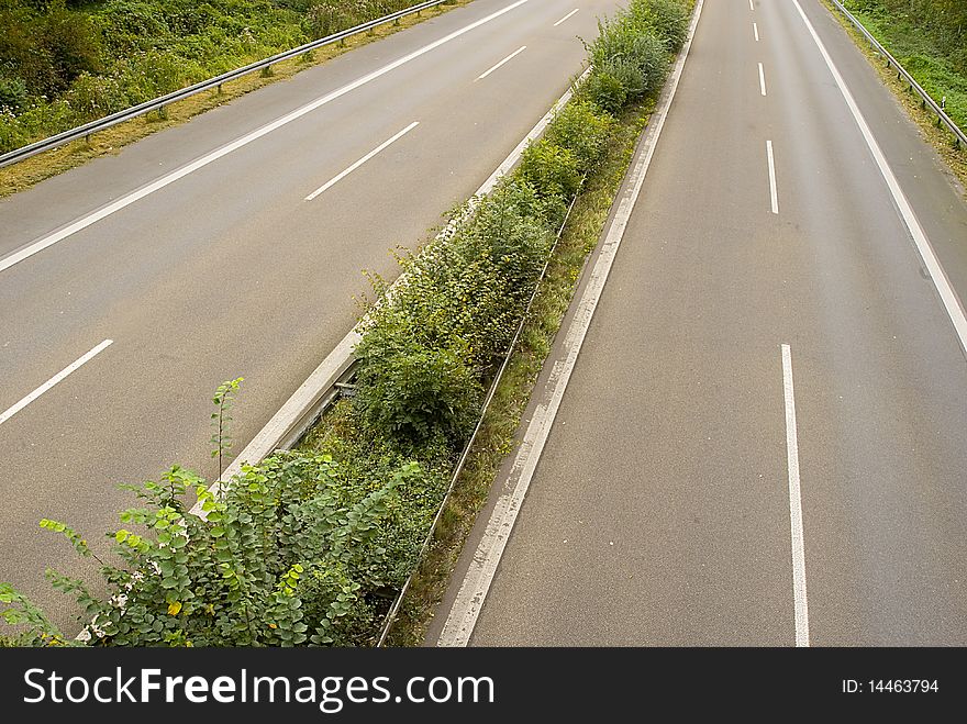 Two lane expressway without any cars