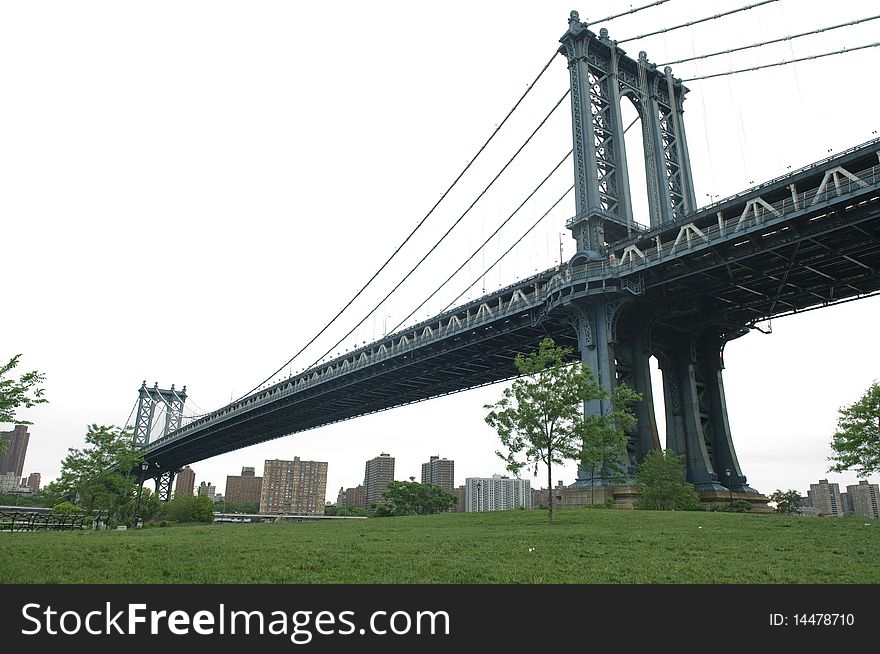 Suspension bridge that crosses the East River in New York City. Suspension bridge that crosses the East River in New York City.