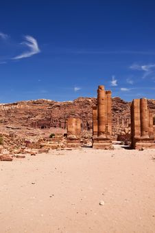 The Main Avenue Of Petra Stock Images The Main Avenue Of Petra Stock Images