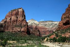 Angel S Landing Trail View From Canyon Floor Royalty Free Stock Images