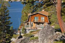 Cabin On A Lake Royalty Free Stock Photography Cabin On A Lake Royalty Free Stock Photography