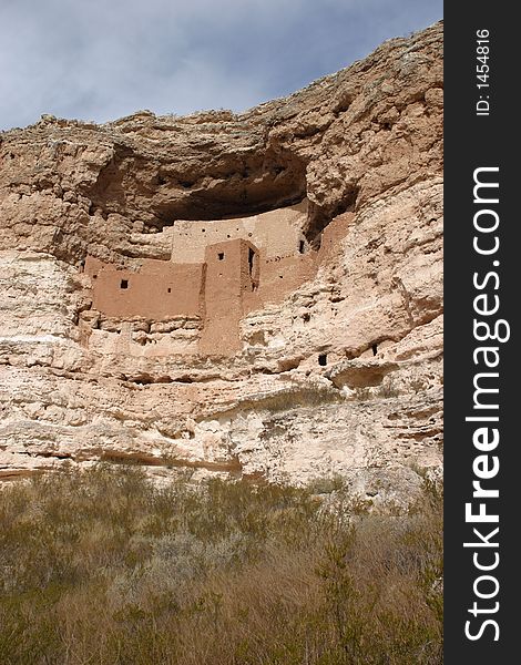 The cliff pueblo dwelling of Montezuma Castle National Monument