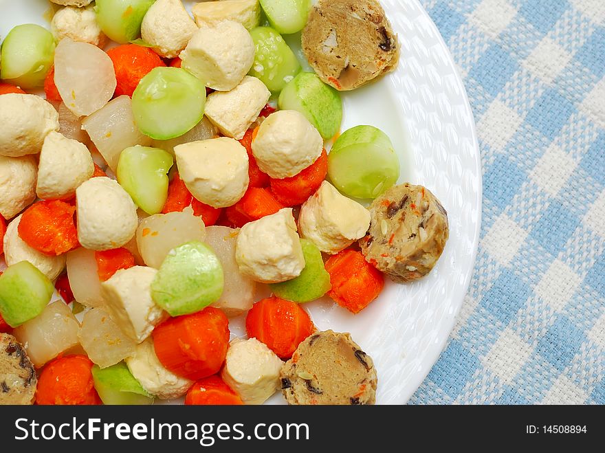 Preparation of variety of healthy vegetables for an Asian dish. Suitable for concepts such as diet and nutrition, healthy lifestyle, and food and beverage.