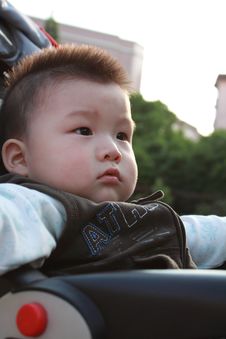 Baby Enjoy Sunshine Royalty Free Stock Photography