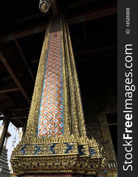 Sao large Wat Phra Kaew Patterns caused by glass mosaic. Is a kind of art. Sao large Wat Phra Kaew Patterns caused by glass mosaic. Is a kind of art.