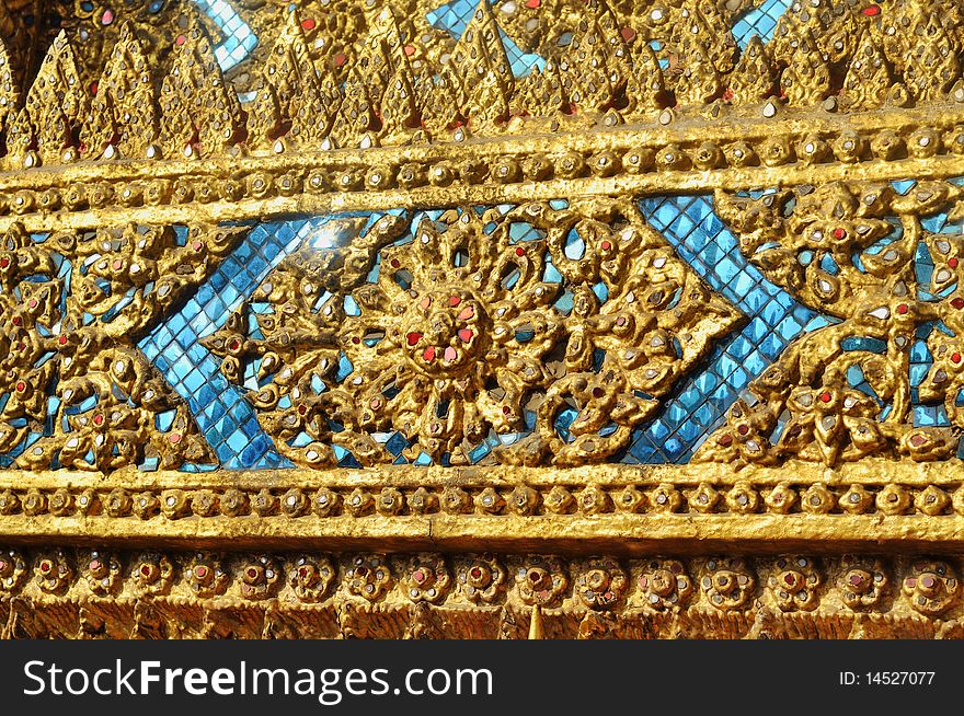 Sao large Wat Phra Kaew Patterns caused by glass mosaic. Is a kind of art. Sao large Wat Phra Kaew Patterns caused by glass mosaic. Is a kind of art.