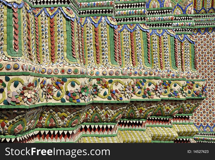 Patterns to decorate with mosaic. The Wat Phra Kaew Is a kind of art. Patterns to decorate with mosaic. The Wat Phra Kaew Is a kind of art.