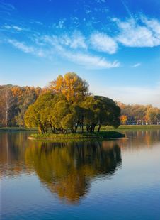Idyllic Park Area Near Blue Lake Stock Images Idyllic Park Area Near Blue Lake Stock Images