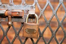 Latch And Padlock Royalty Free Stock Photography