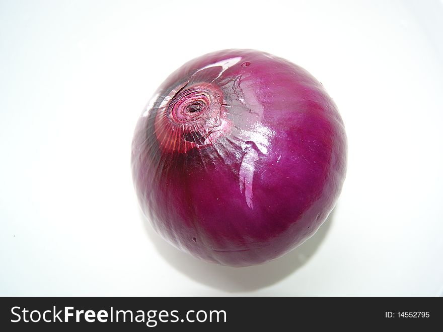 A purple onion. Round head, cute. It is our friend, is the delicious food we do a good helper.