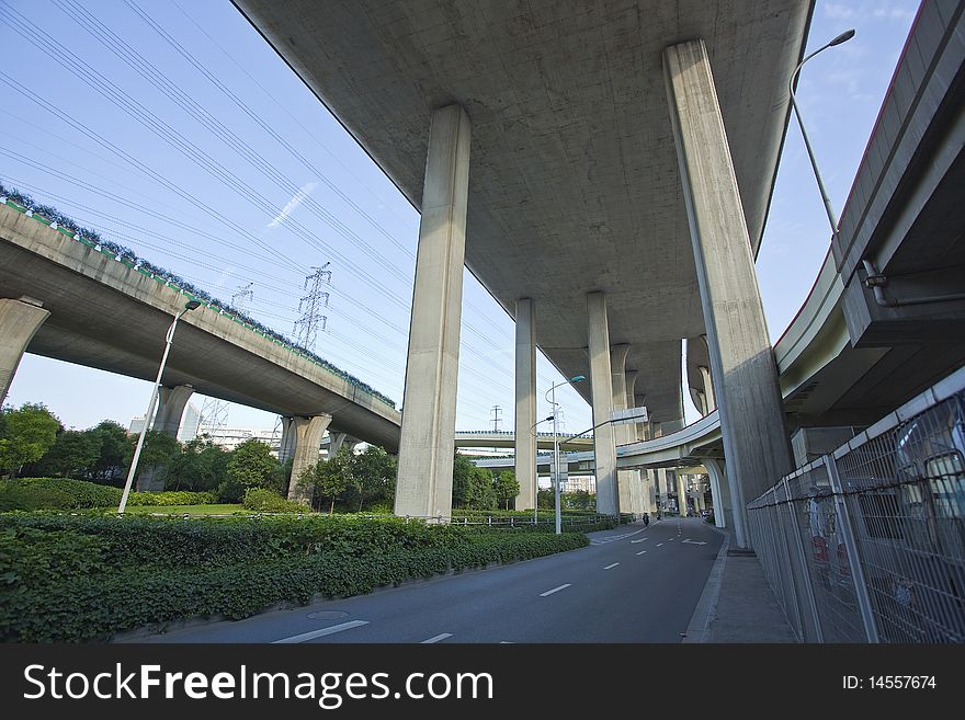 Shanghai Urban Transport is a three-dimensional integrated transport network around the city