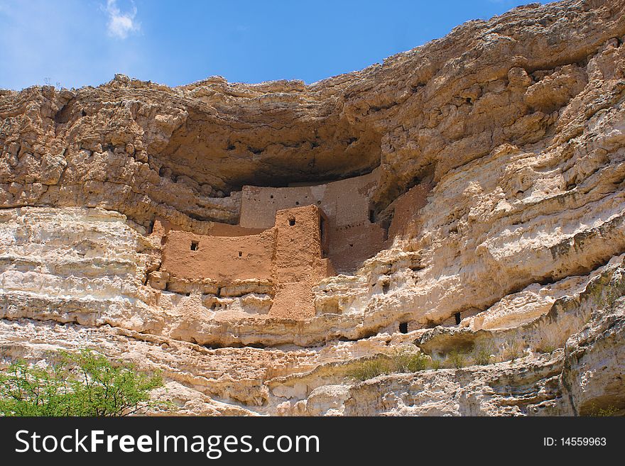 Montezuma's Castle in Arizona, an ancient cliff dewlling