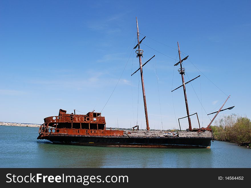 This is the photo of the old ship on Ontario Lake