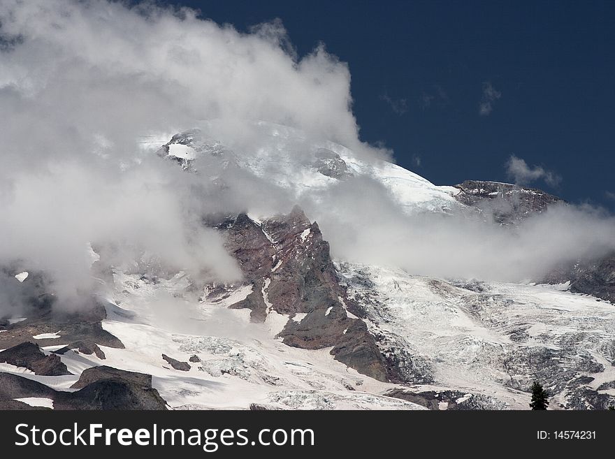 View of the top of Mount Ranier in the State of Washington. View of the top of Mount Ranier in the State of Washington