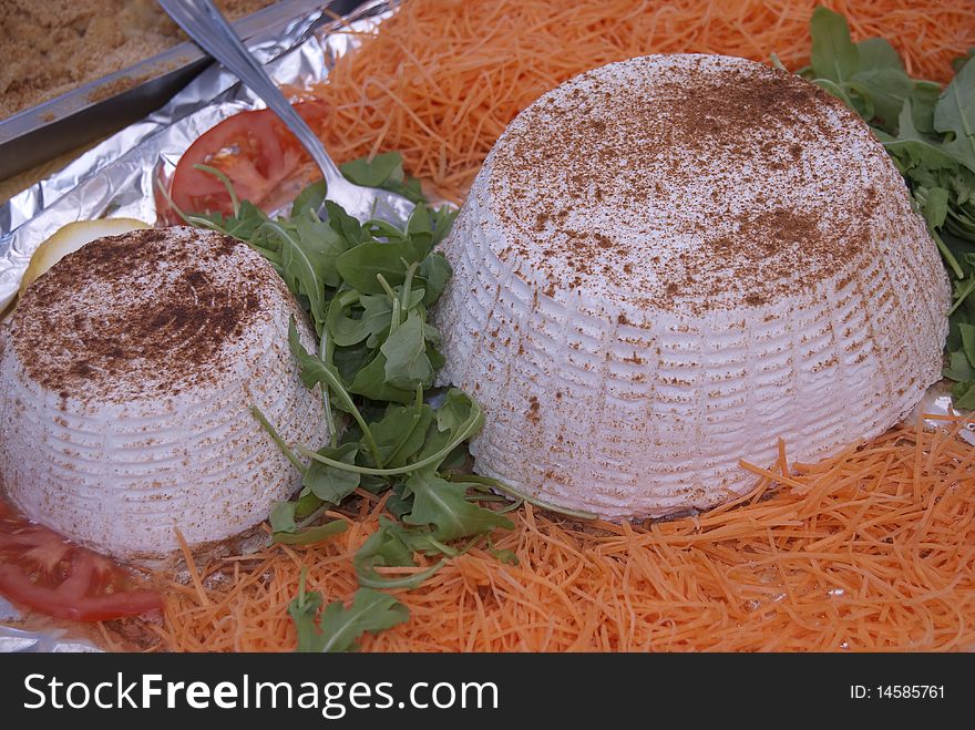 Ricotta with cocoa on a bed of carrot
