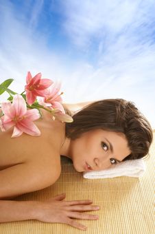 An Attractive Woman Is Getting Spa Treatment Royalty Free Stock Photography An Attractive Woman Is Getting Spa Treatment Royalty Free Stock Photography