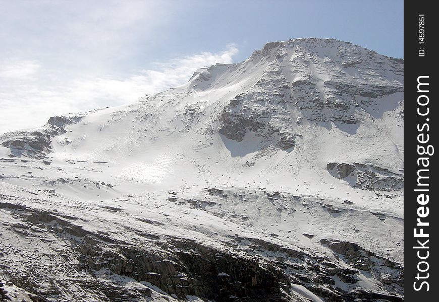 A view of Himalaya Peaks seen from Rohtang Pass, India