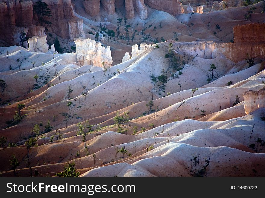 Bryce Canyon hoodoos in the first rays of sun, Utah