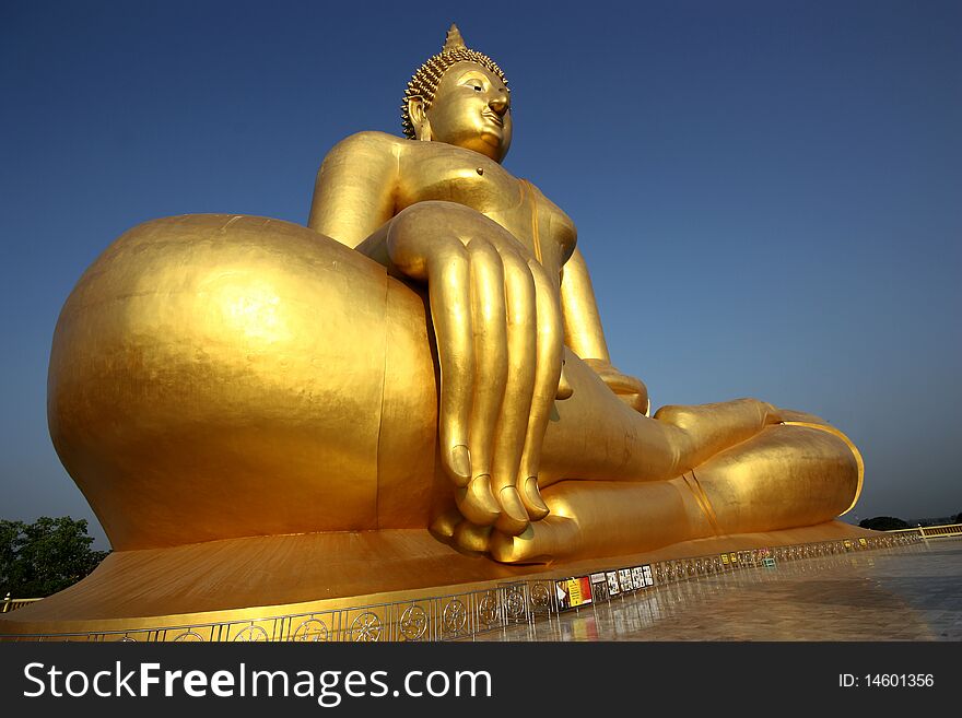 ฺBig Buddha Statue at Angthong Thailnad