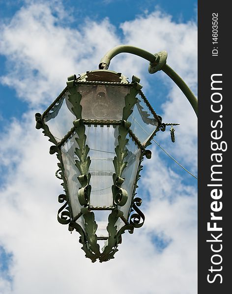 An image of antique Streetlight in Italy