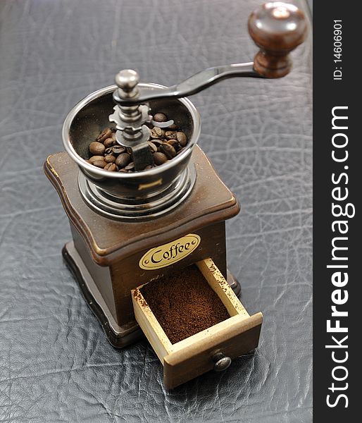 Coffee grinder with the coffee powder