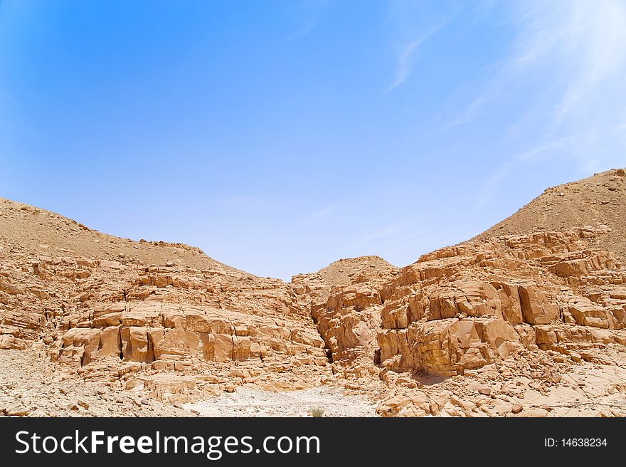 Lifeless mountain deserts of Egypt