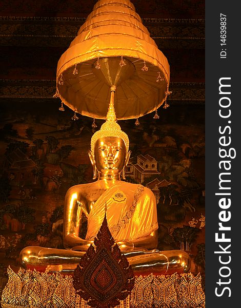 The gold  buddha is the famous of bangkok. The gold  buddha is the famous of bangkok.