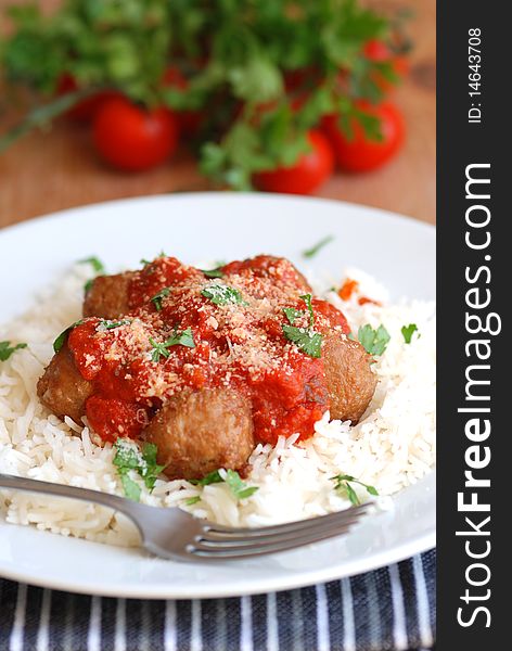 Light spicy meatballs with rice