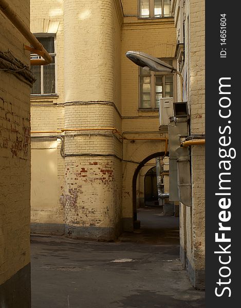 Narrow pass between houses in Moscow