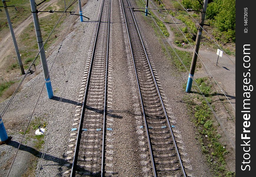 The railroad, view from the bridge