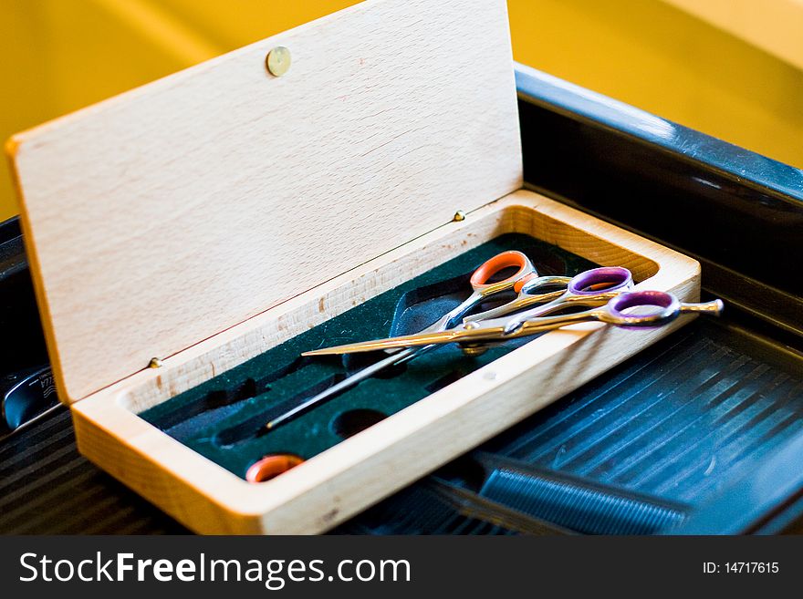 Cosmetic scissors in wood box