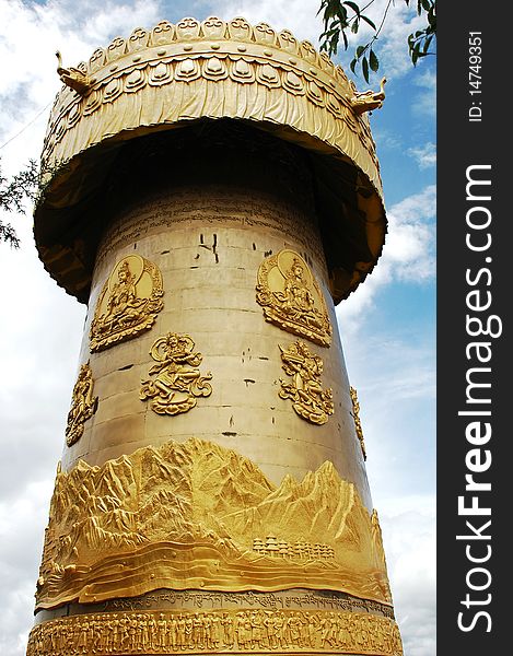 The giant prayer wheel in Shangrila,which is considered to be the biggest one in the Tibetan areas.