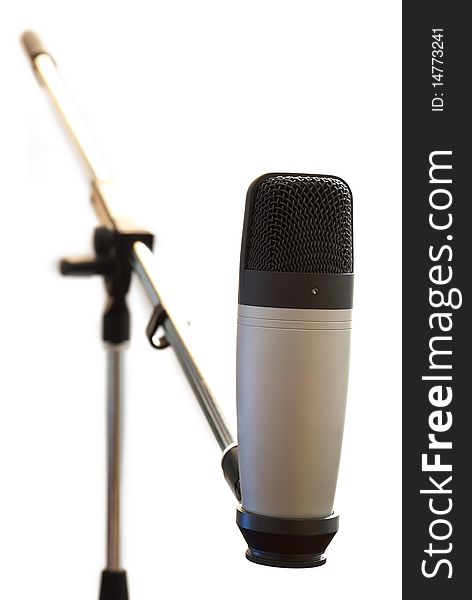 Condenser microphone