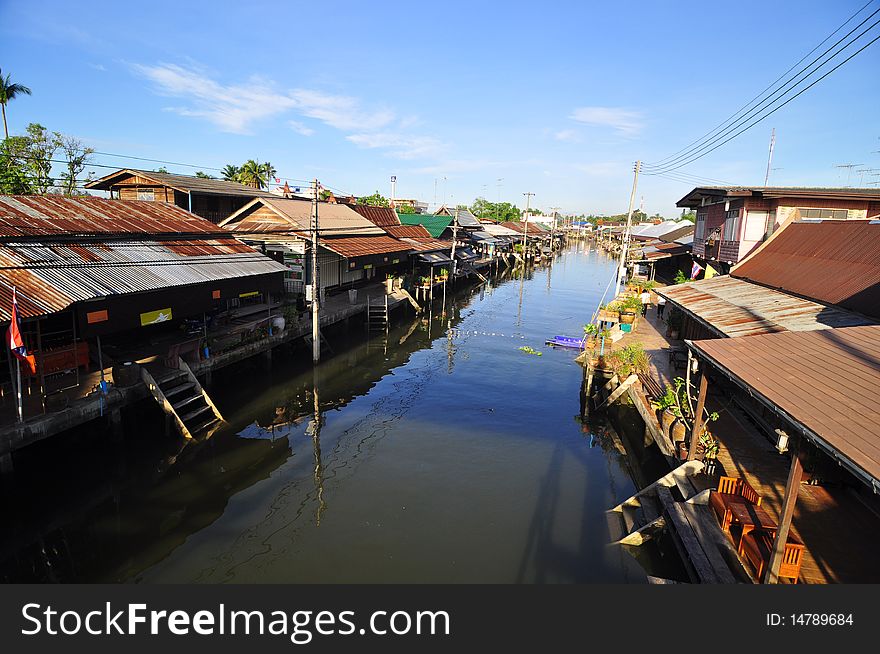 Old Thai House Riverside 3