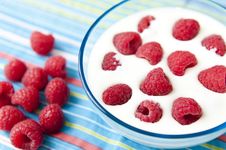 Yogurt Dessert With Raspberries Stock Photography