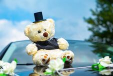 Car Decoration For The Wedding. In The Form Of Bears Dressed Like A Newlywed Royalty Free Stock Photos