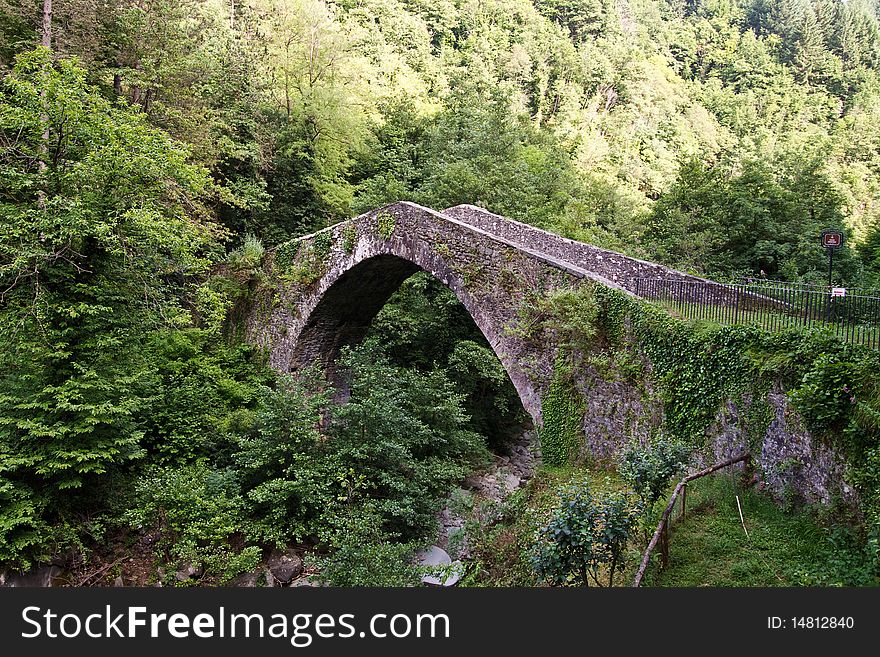 Ancient Medieval bridge in Tuscany,
Italy