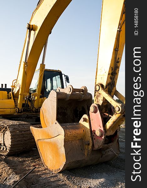 Heavy equipment digger for construction