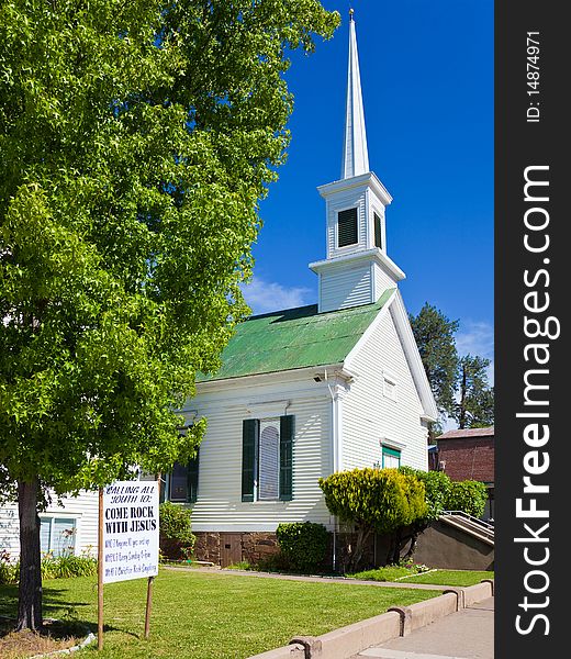 Methodist Church with a Come Rock with Jesus sign in Sutter Creek, California. Methodist Church with a Come Rock with Jesus sign in Sutter Creek, California.